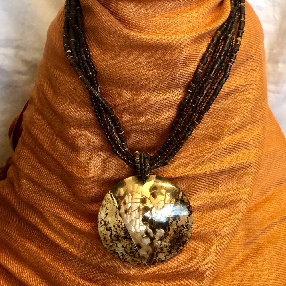 Natural Shell Pendant - Picture 2 of 3